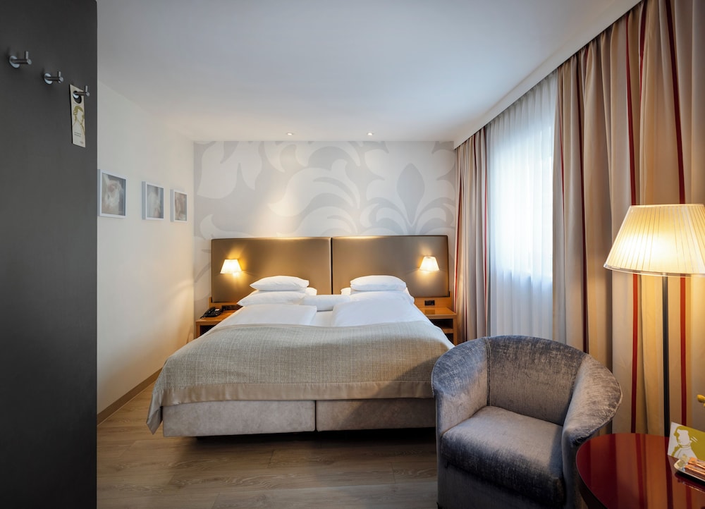 Superior Room thumbnail 6