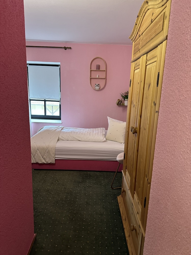 Business Single Room, Private Bathroom (1 Person)