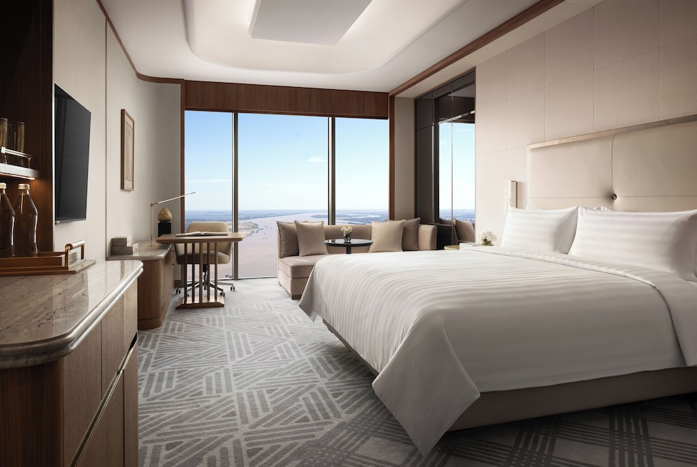 Deluxe Room, 1 King Bed, River View - Photo 4