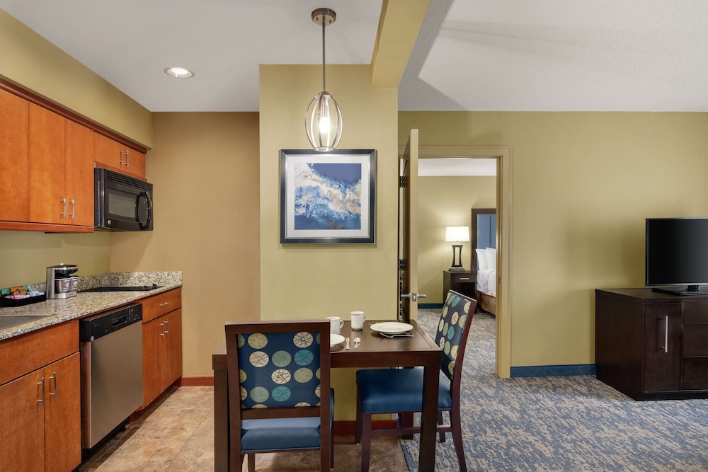 Suite, Non Smoking - Photo 1