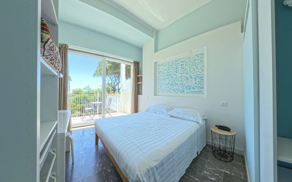 Superior Room, Balcony, Sea View photo 2