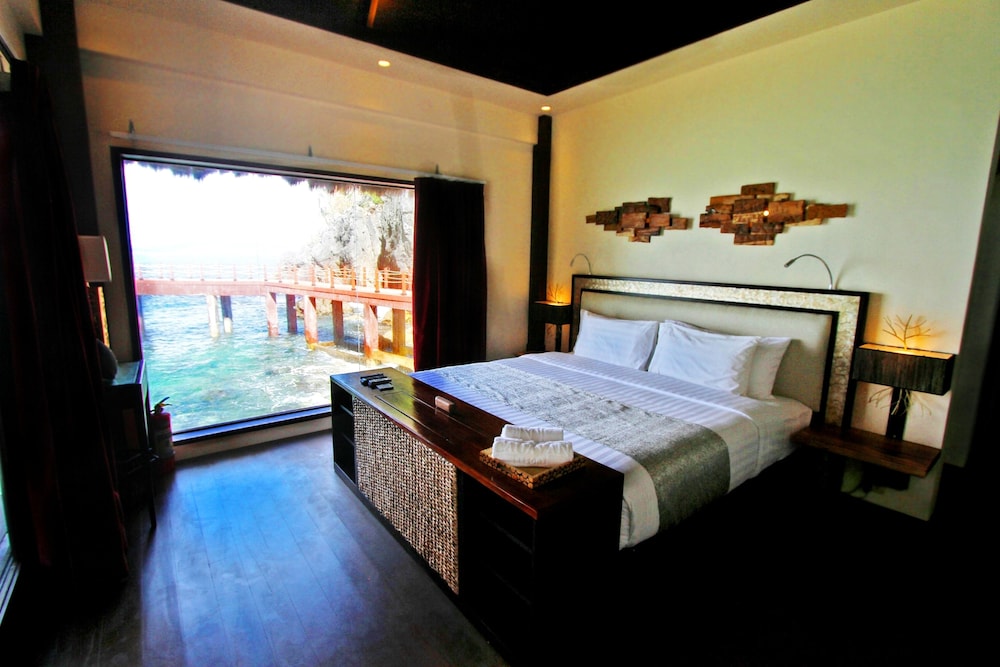 Water Villa (Free Breakfast & Free Roundtrip Airport Transfer) photo 3