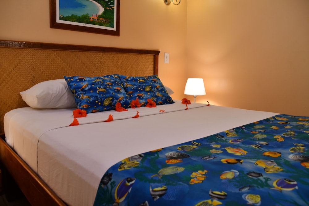 Honeymoon Bungalow, 1 King Bed photo 2