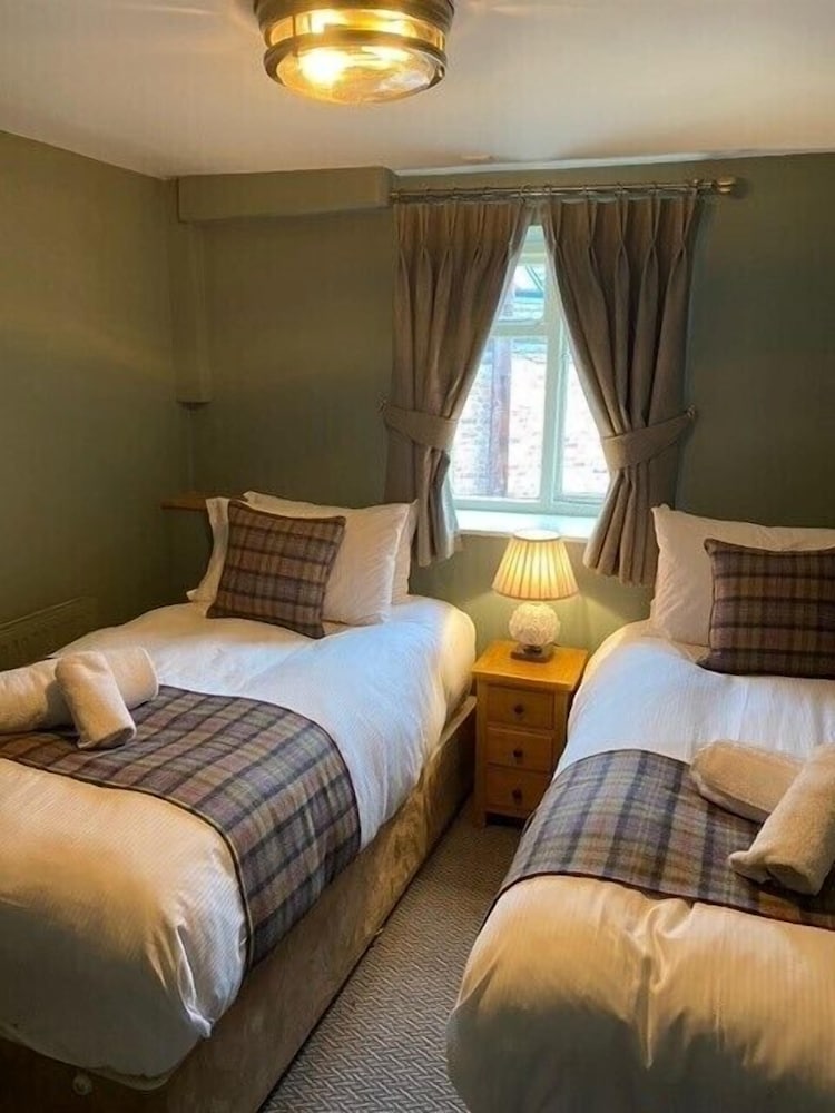 Quadruple Room, Ensuite - Photo 4