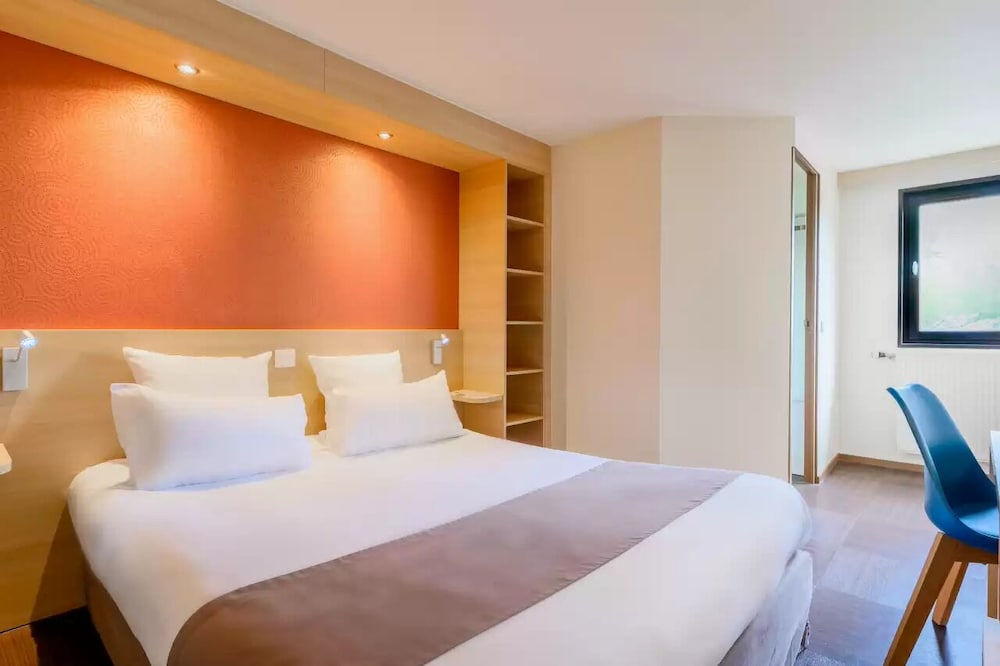 Room - Photo 5