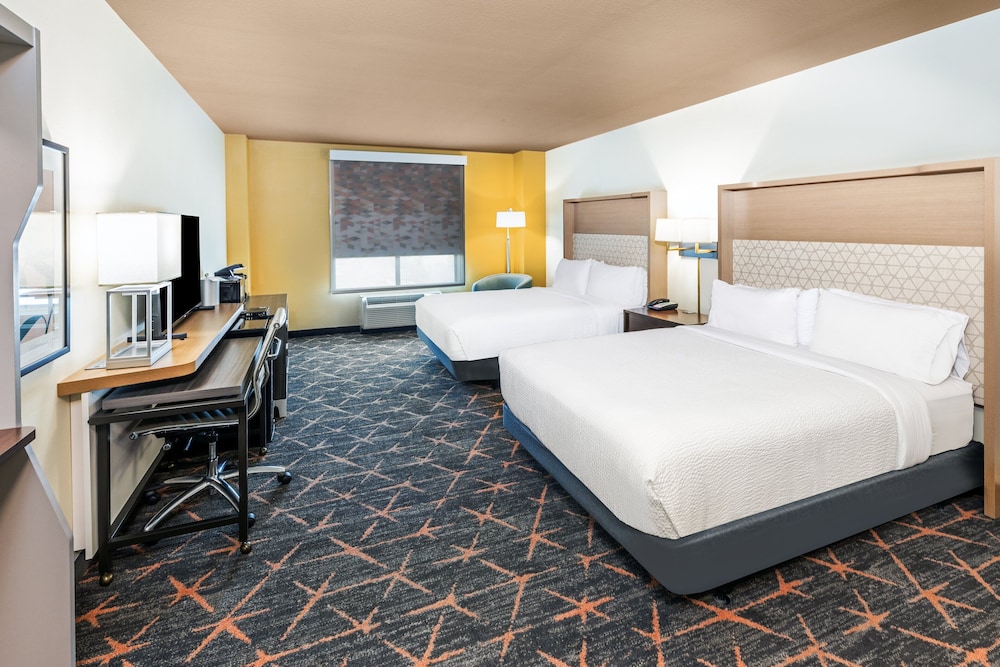 Suite, 2 Queen Beds, Accessible (Communications, Mobility) - Photo 1