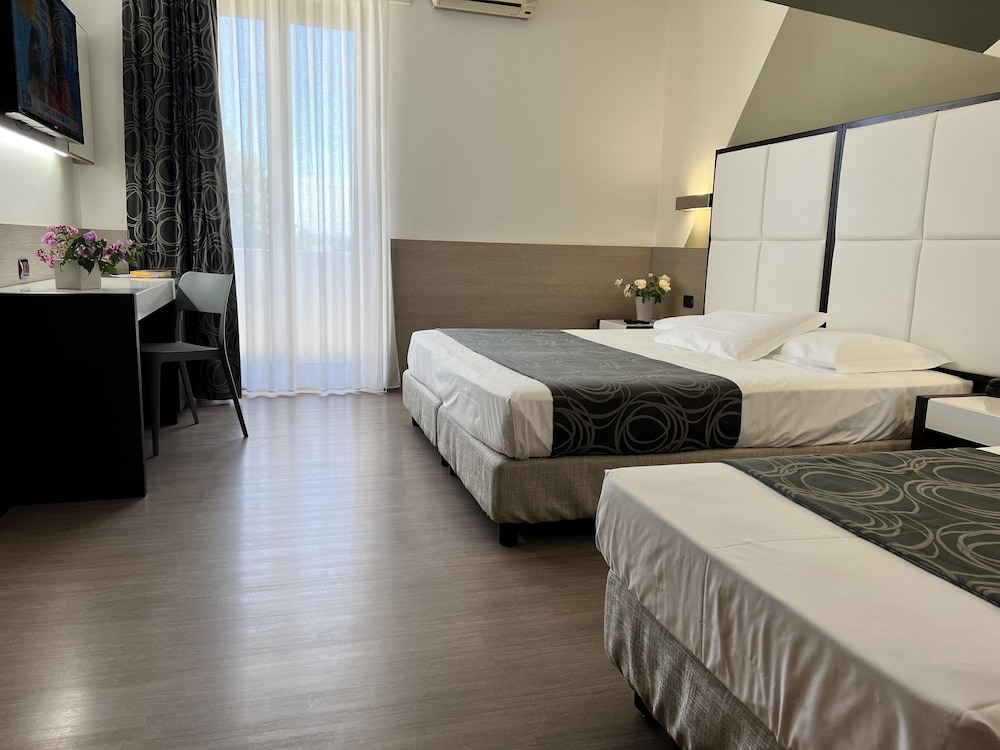 Triple Room photo 2