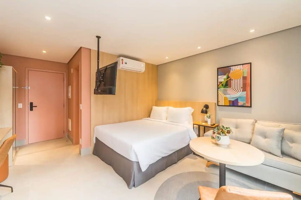Deluxe Studio Suite - Photo 1