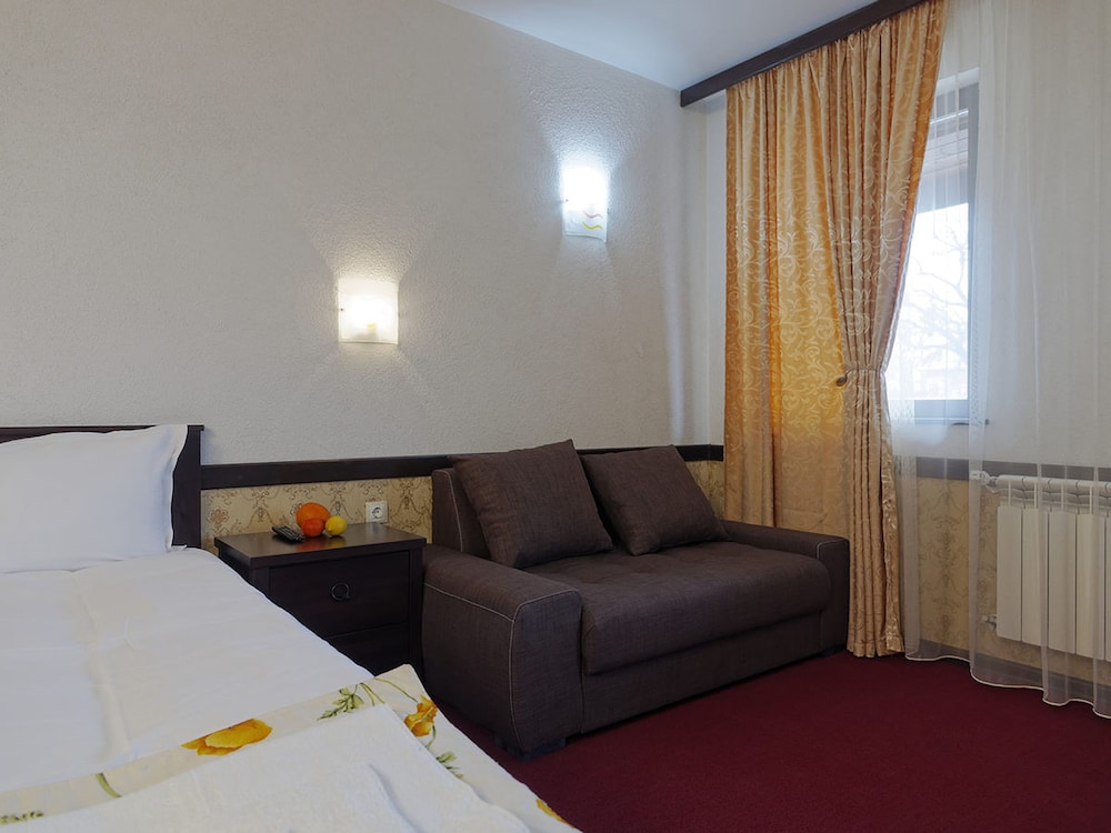 Standard Twin Room photo 2