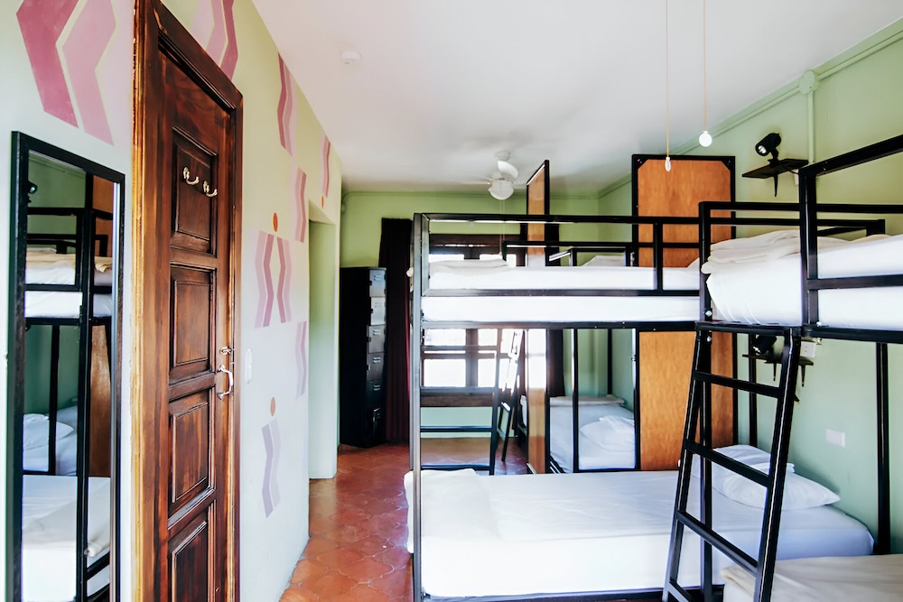 6 Bed Mixed Community Dorm