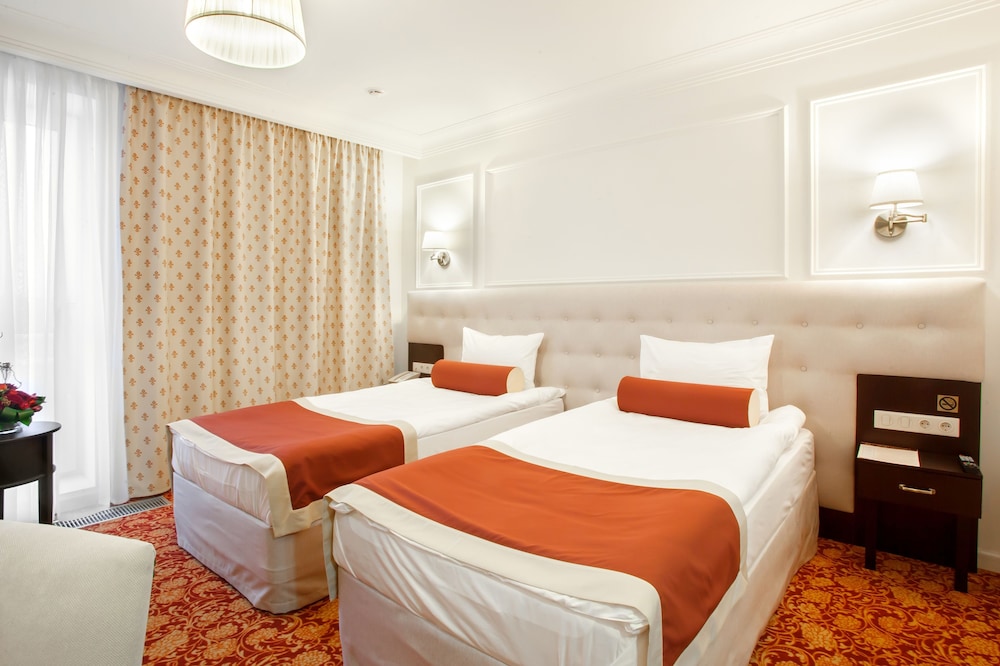 Standard Double or Twin Room photo 2