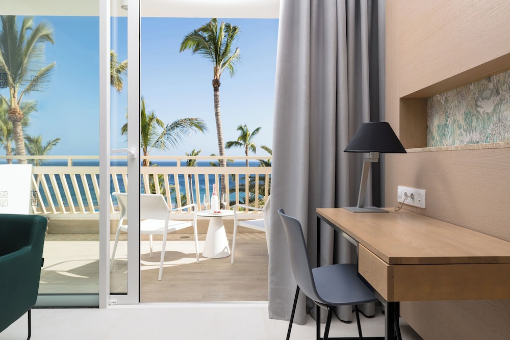 Open Suite High Floor, Sea View, Balcony (3 adults)