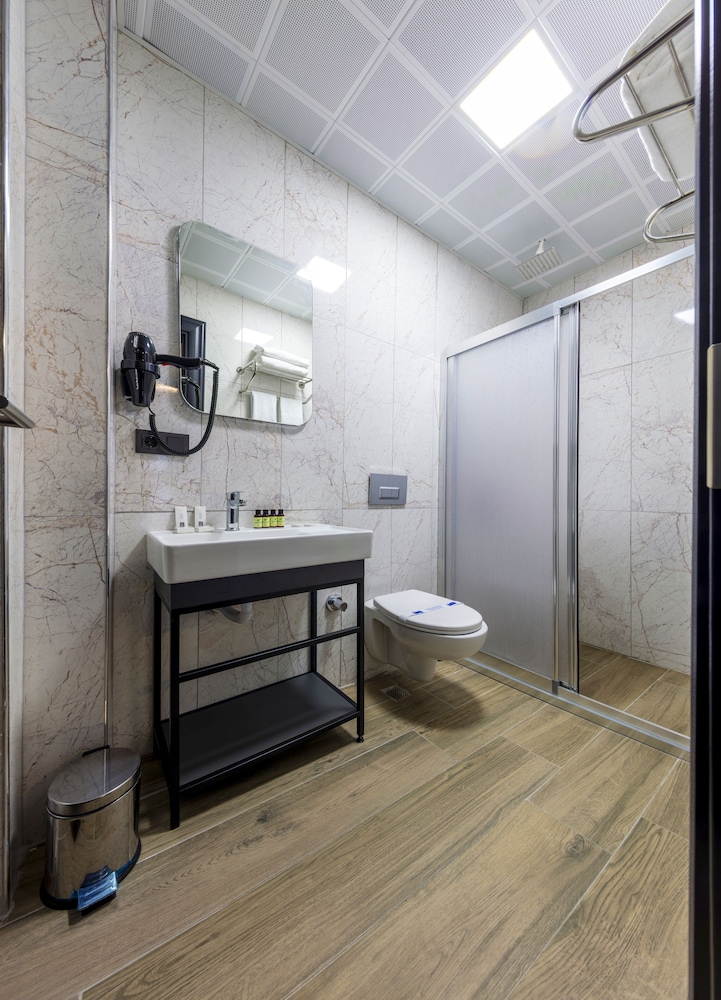 Deluxe Triple Room - Photo 7