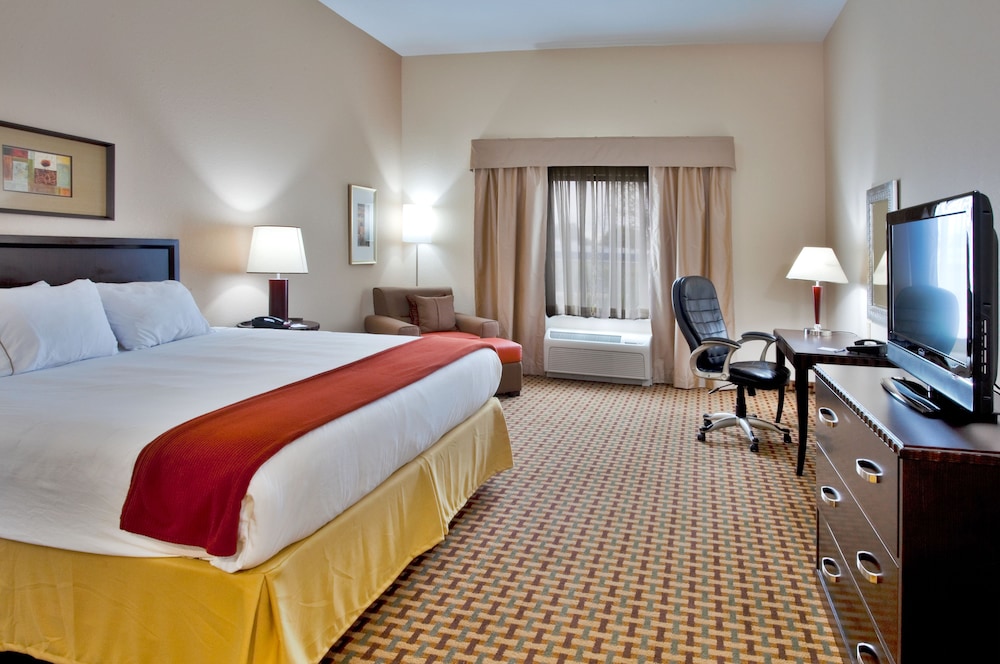 Standard Room, 1 King Bed, Jetted Tub