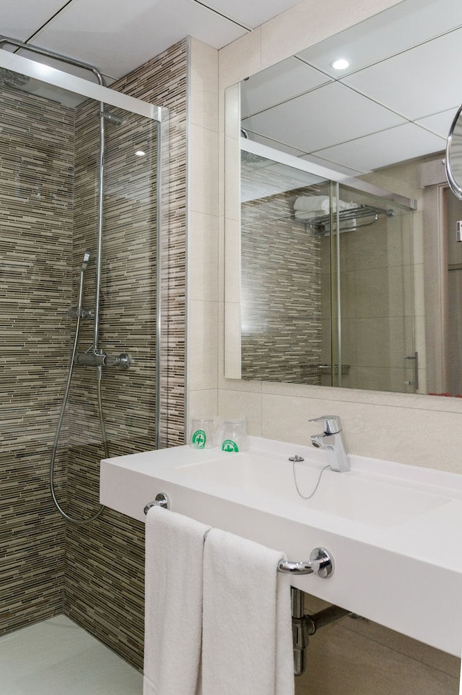 Double Room Single Use, Pool View (1 Adult) - Photo 6
