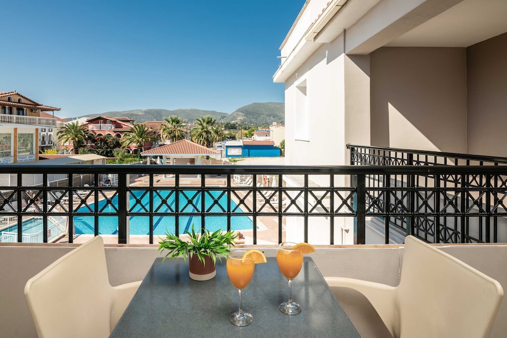Standard Double or Twin Room, Pool View - Photo 7