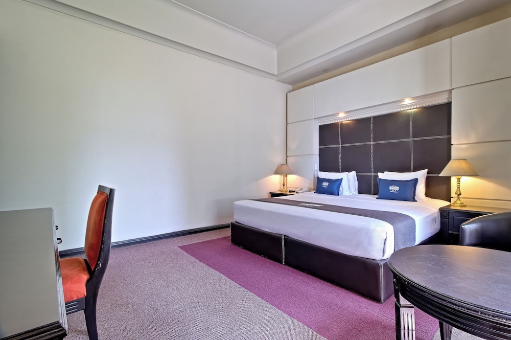 Executive Room - Photo 2