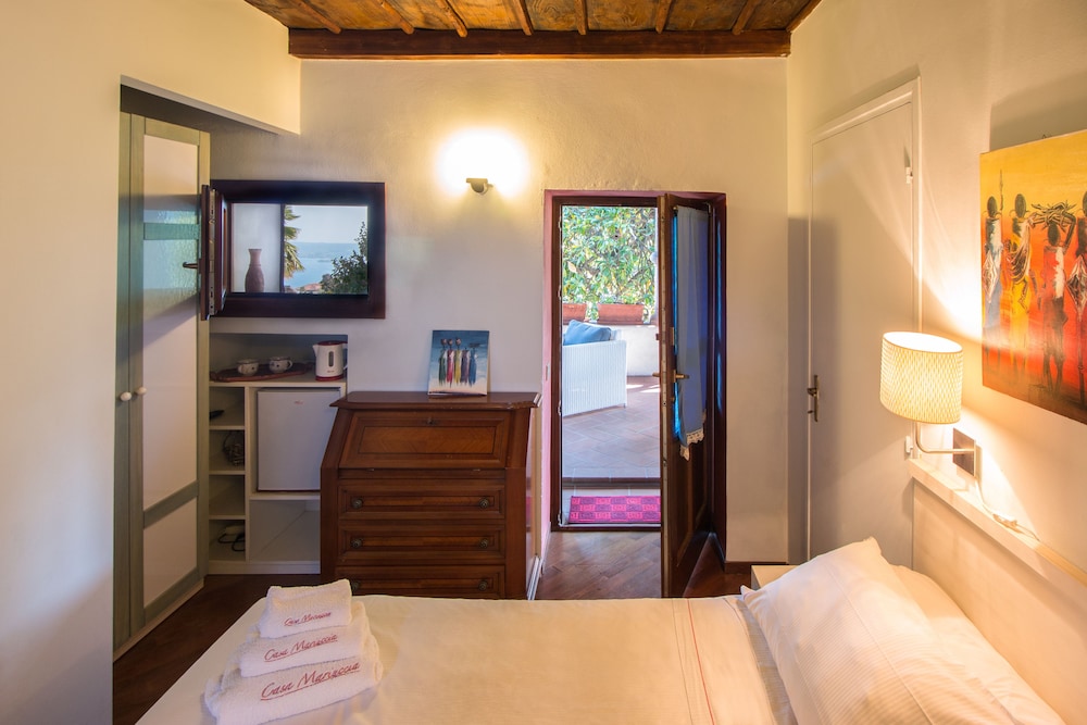 Basic Double Room photo 3