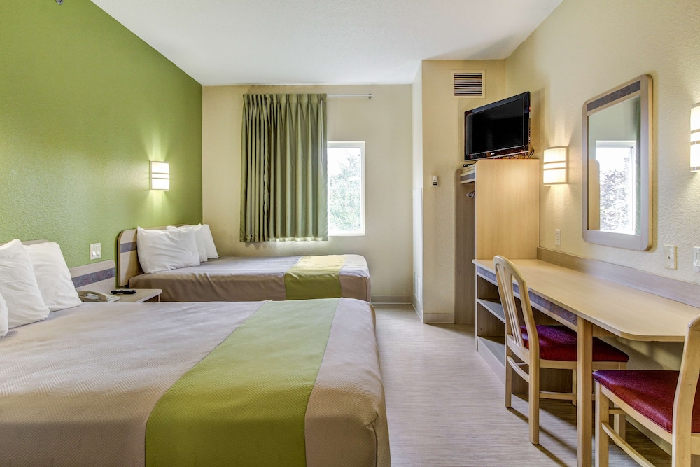 Standard Room, 2 Double Beds, Non Smoking