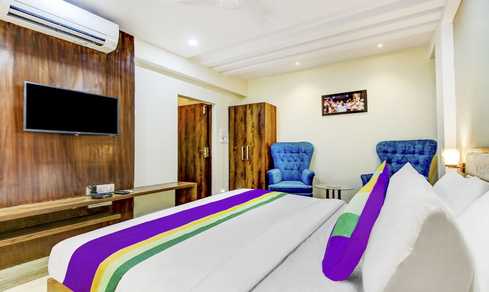 Deluxe Room - Photo 9