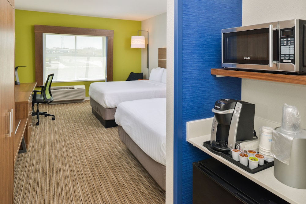Holiday Inn Express & Suites - Chadron by IHG