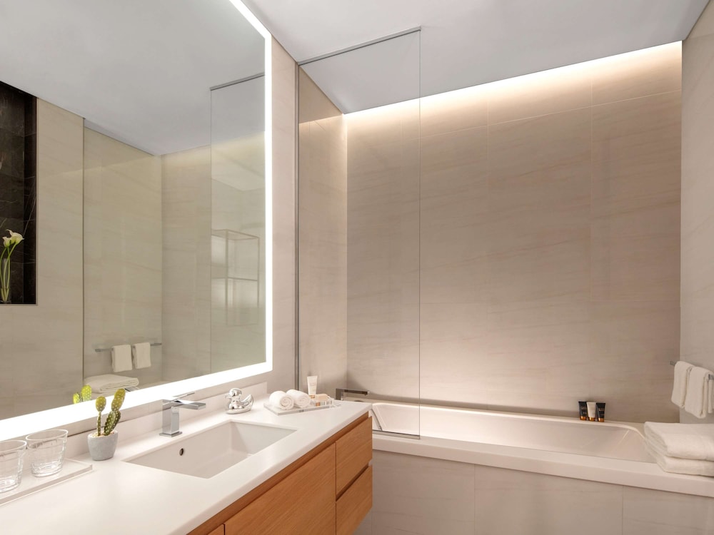Room, 2 Bedrooms, Balcony (Wonder Living) thumbnail 6