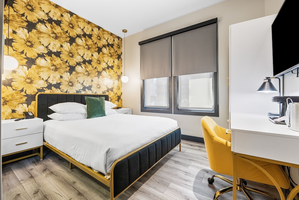 Standard Room, 1 Queen Bed photo 1