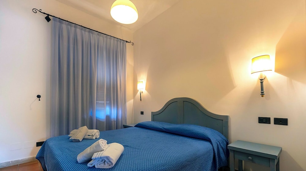 Apartment, 1 Bedroom, Partial Sea View photo 2