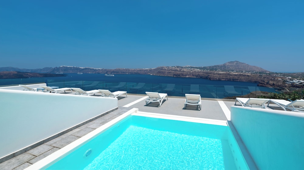 Junior Suite, Private Pool (Cliffside & Caldera View) - Photo 2
