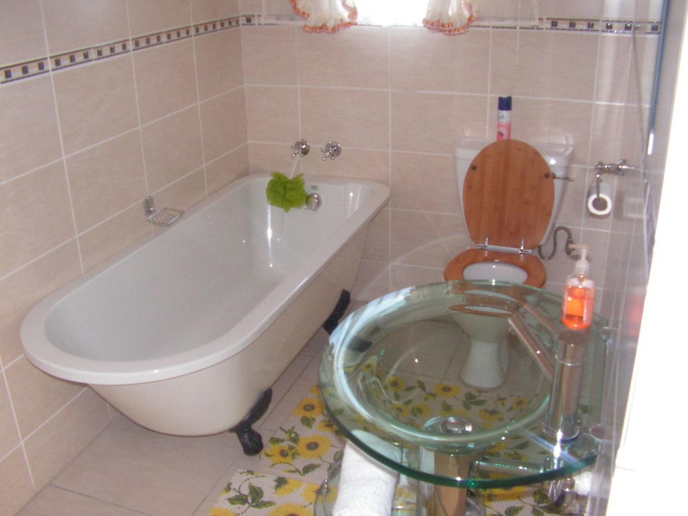 Comfort Double Room Single Use, 1 Queen Bed, City View photo 3