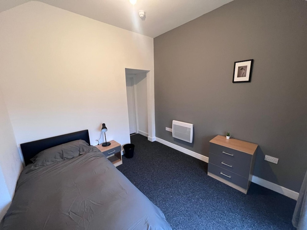Standard Room, 2 Twin Beds (Shared) photo 2