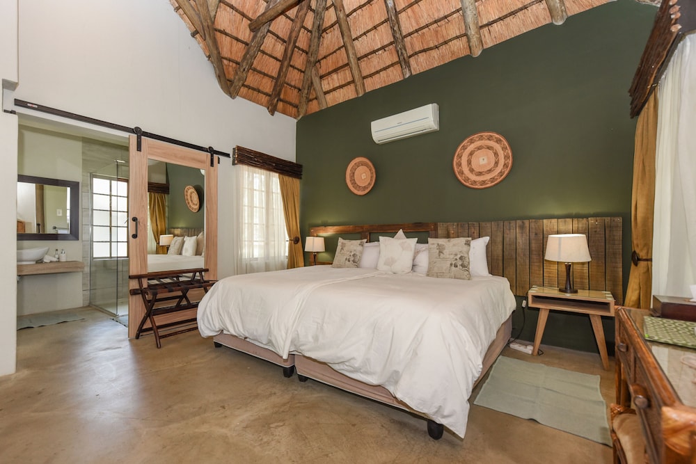 Superior Chalet, 1 Double Bed with Sofa bed, Patio, Garden Area photo 3