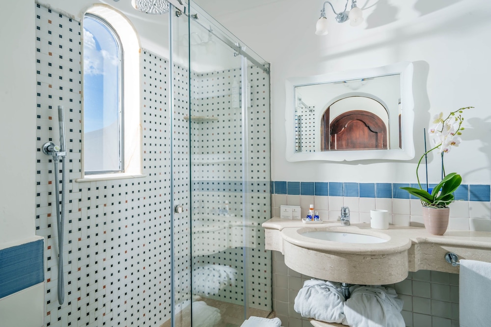 Superior Double Room, Balcony, Sea View - Photo 2