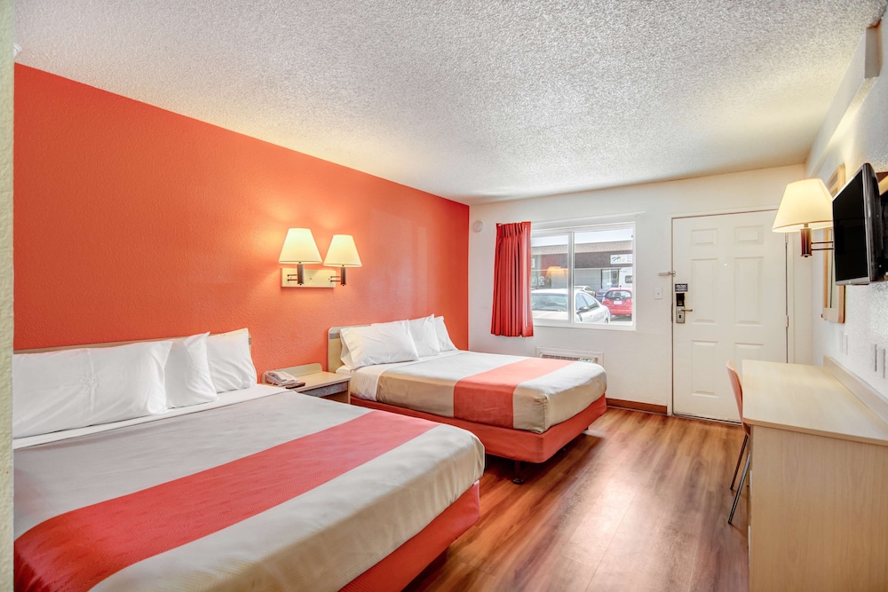 Deluxe Room, 2 Double Beds, Non Smoking, Refrigerator photo 1
