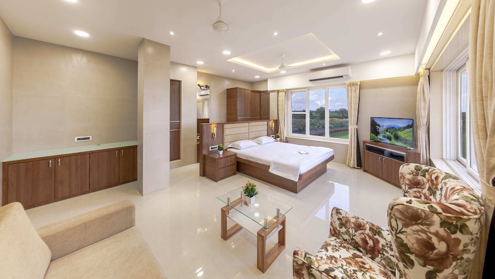 Junior Studio Suite