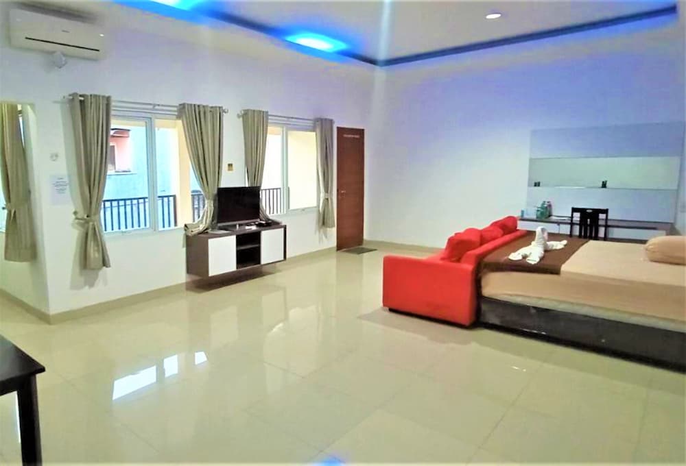 Suite - Photo 1