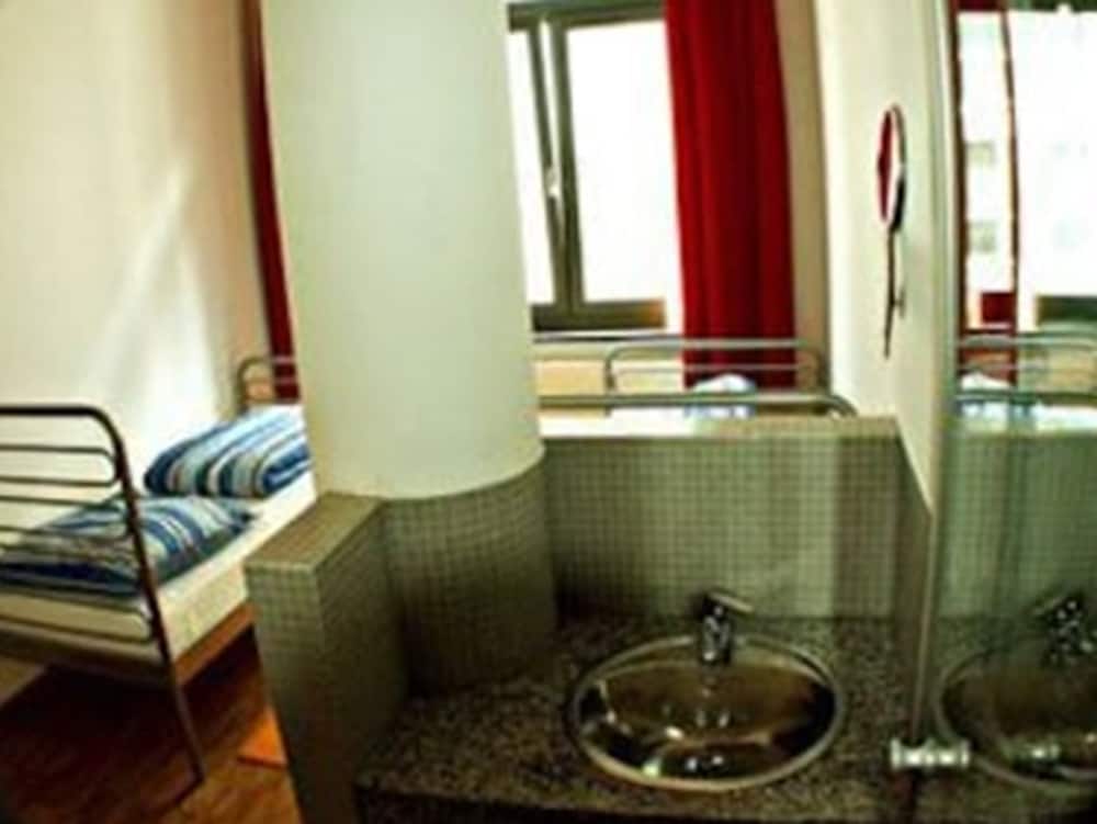 Basic Single Room, 1 Twin Bed, Shared Bathroom photo 3