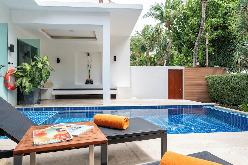 Beachfront Grand Pool Villa (1 Bed) - Photo 14