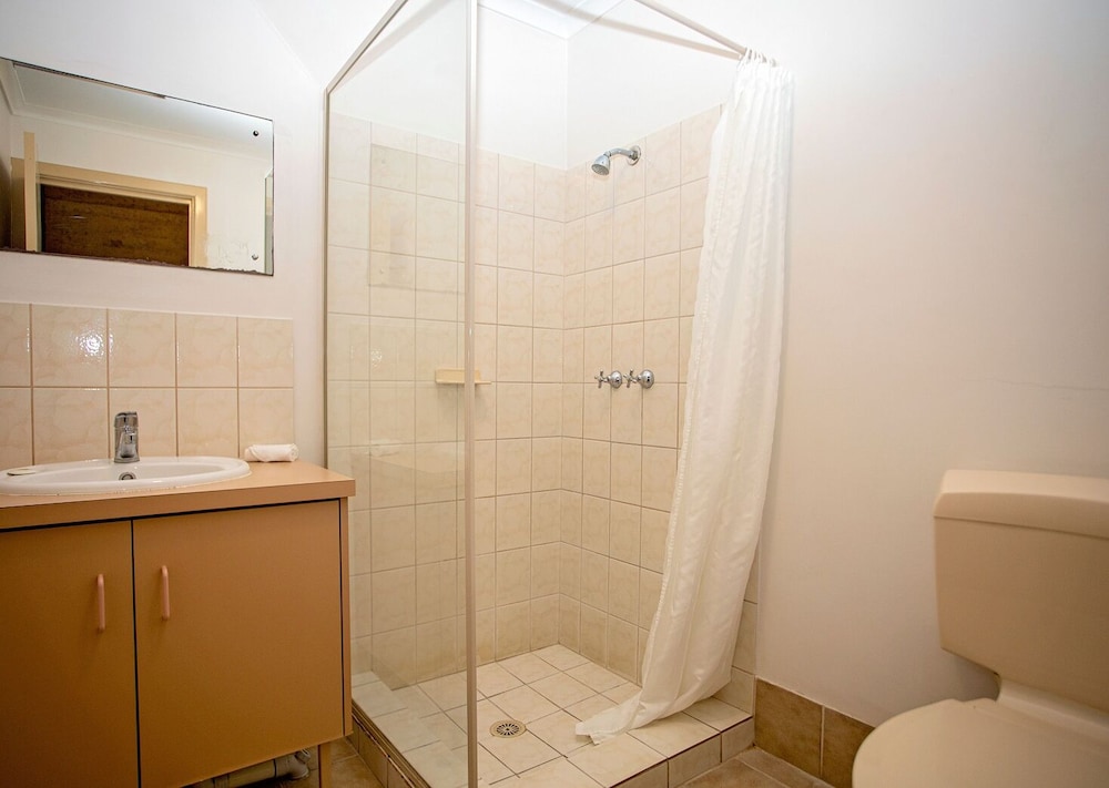 Motel Room photo 2