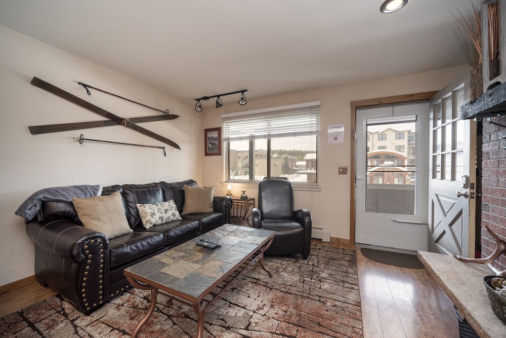 Condo, 1 Bedroom photo 1
