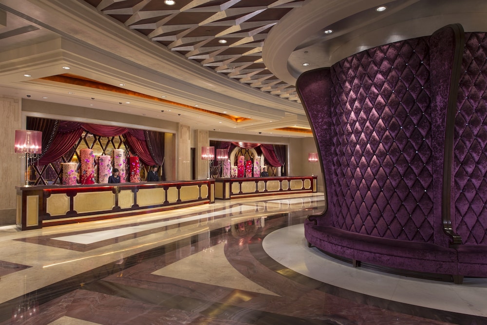 Celebrity Premium Vista King photo 3