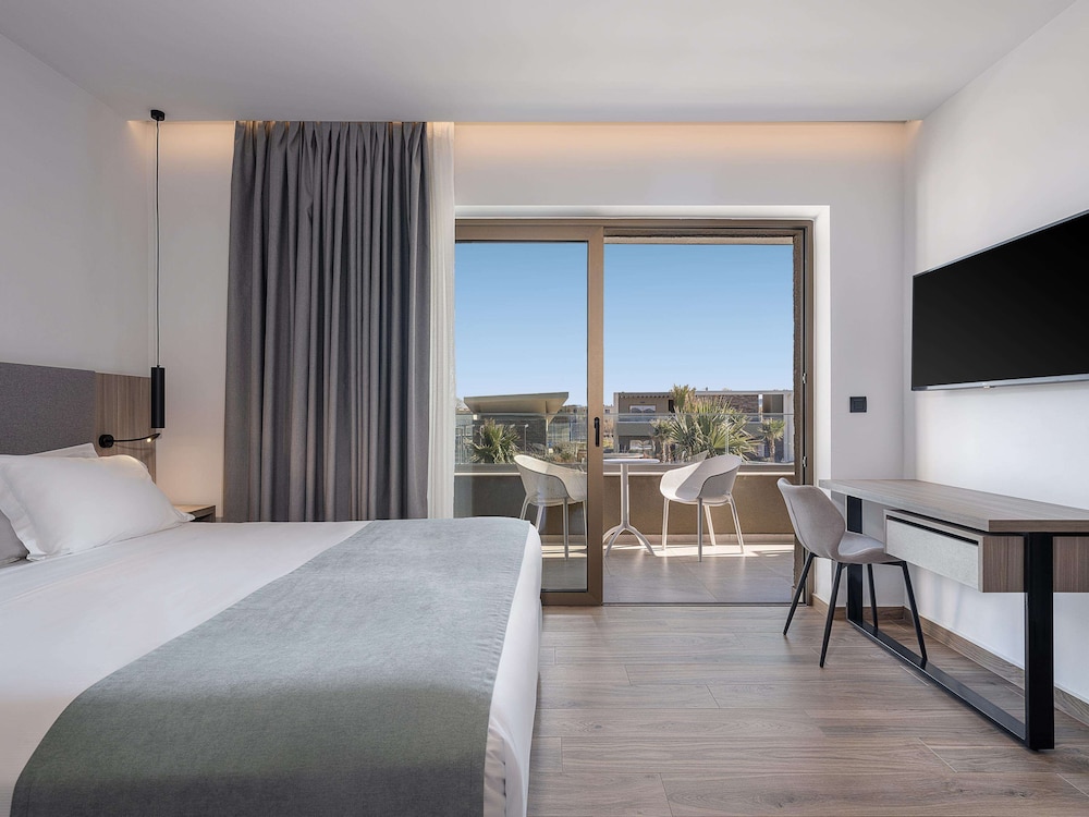 Superior Room with River Pool View