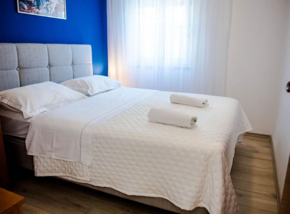 Apartment (One Bedroom Apartment with sea wiev 1)