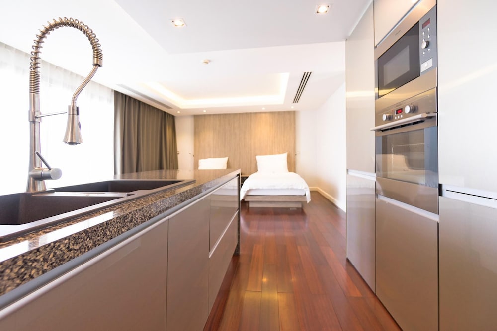 Elite Suite