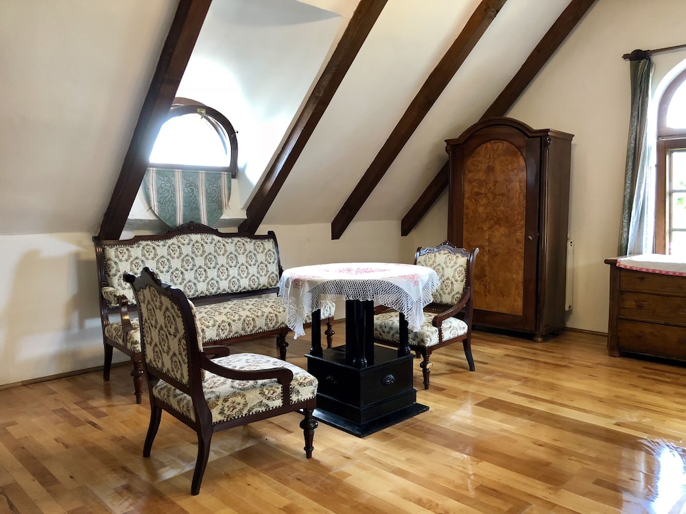Design Room, 1 King Bed with Sofa bed, Balcony, Garden View photo 3