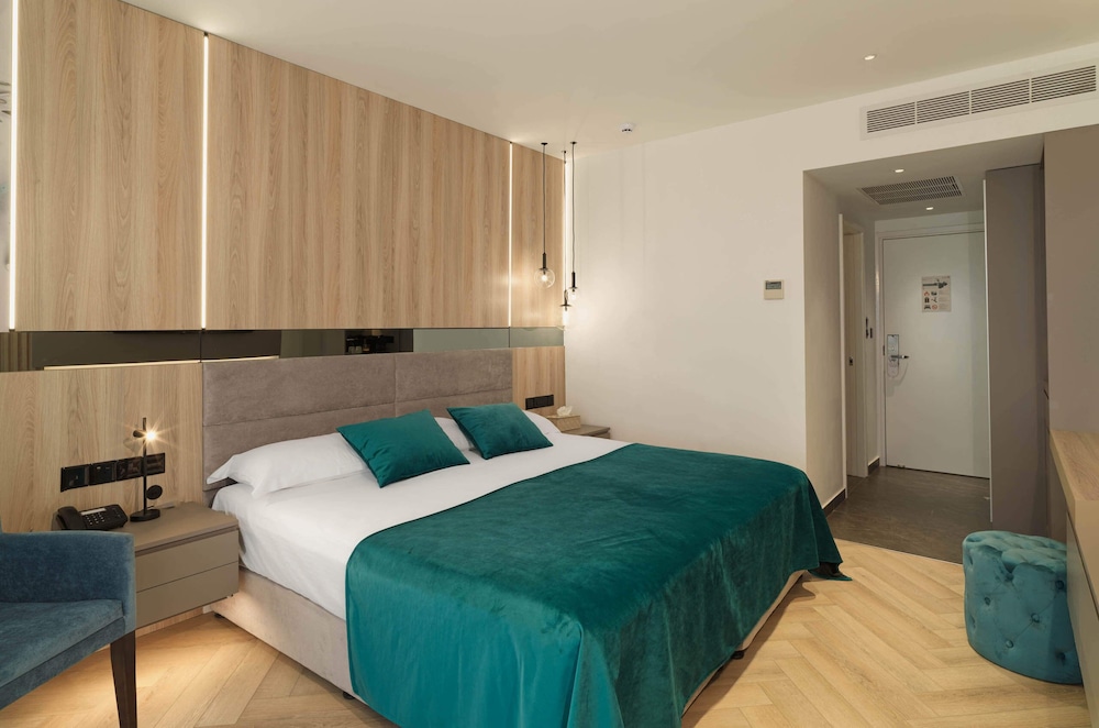 Deluxe Double Room, Sea View - Photo 5