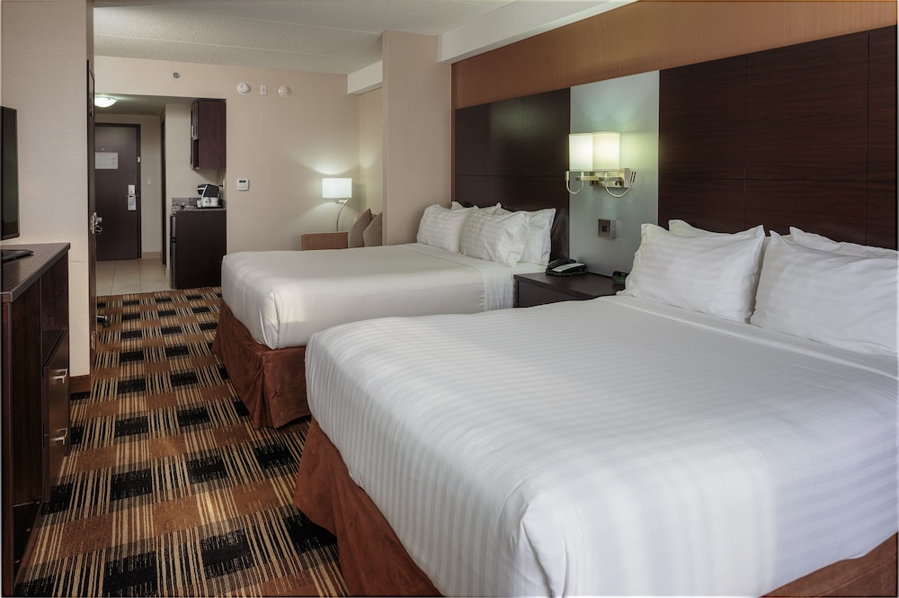 Suite, 2 Queen Beds (Extra Floor Space) photo 1