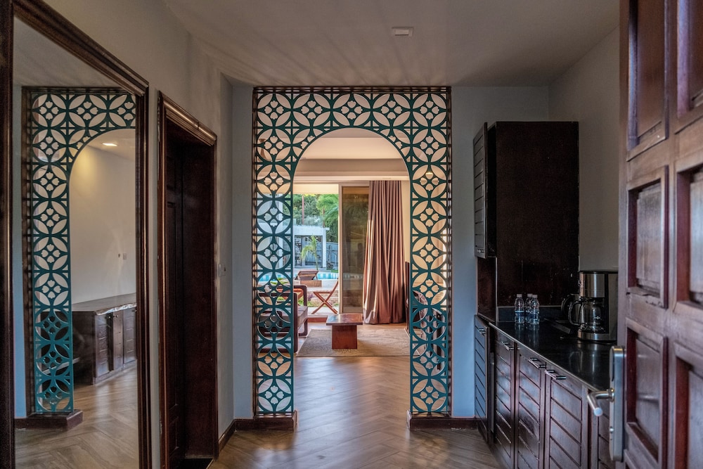 Deluxe Double or Twin Room, Balcony, Partial Sea View
