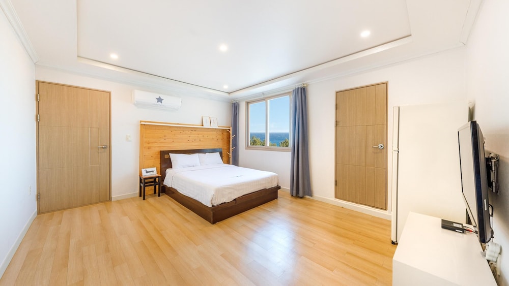 Basic Room, 1 Bedroom (mulbyeongjali B(osyeonbyu)) - Photo 1