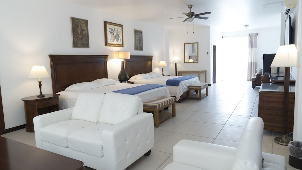 VIP Double King Suite With Ocean View photo 1
